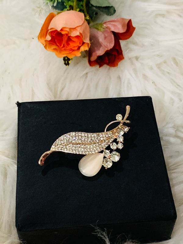 Luxurious Brooches with Stone Embellishments